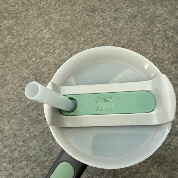 Stanley 30 oz Tumbler with Handle Straw Dark Gray Insulated - Picture 5 of 6